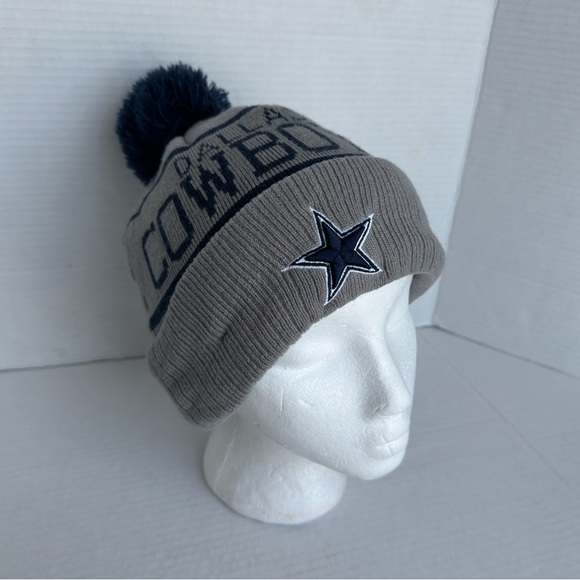 New Era Dallas Cowboys || Gray Beanie with Pom Pom one size fit all - Picture 1 of 7